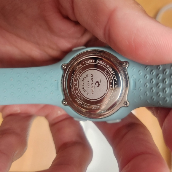 NWOT ripcurl water resistant tide watch - Picture 3 of 4